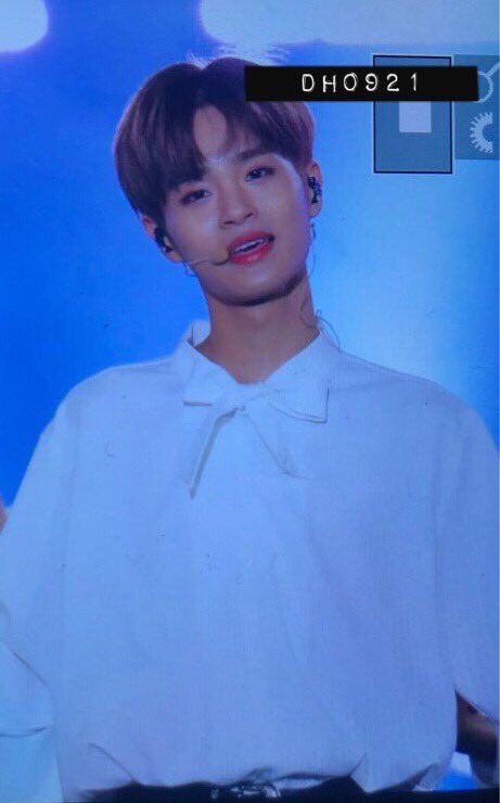 Dh09211's tweet photo. 171022 원아페 
#이대휘 #대휘 https://t.co/JBJ0MFIQ2S