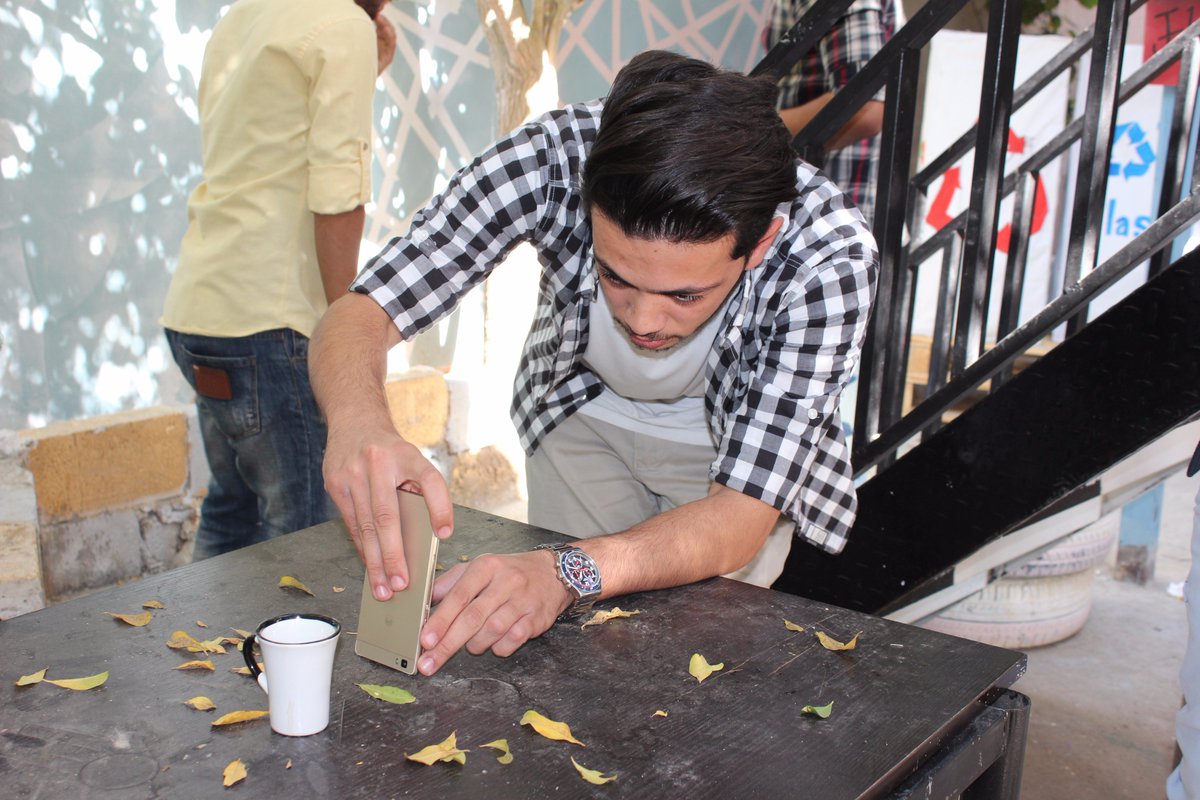 TanweerCMN's tweet photo. photo shooting training, held by @RadioAlbalad924, as a part of #Nubader project implemented by @mercycorps, supported by @EUinJordan https://t.co/WaR1W3gYlE