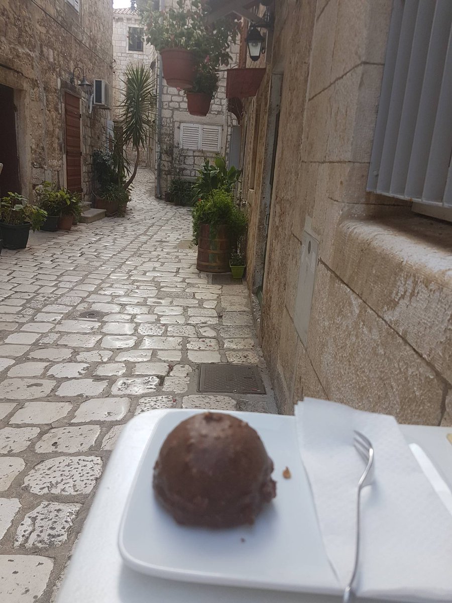 ApartmaniMarko's tweet photo. #nonica Hvar, mmm. Beautiful autumn day. https://t.co/JtvmmX8UNt