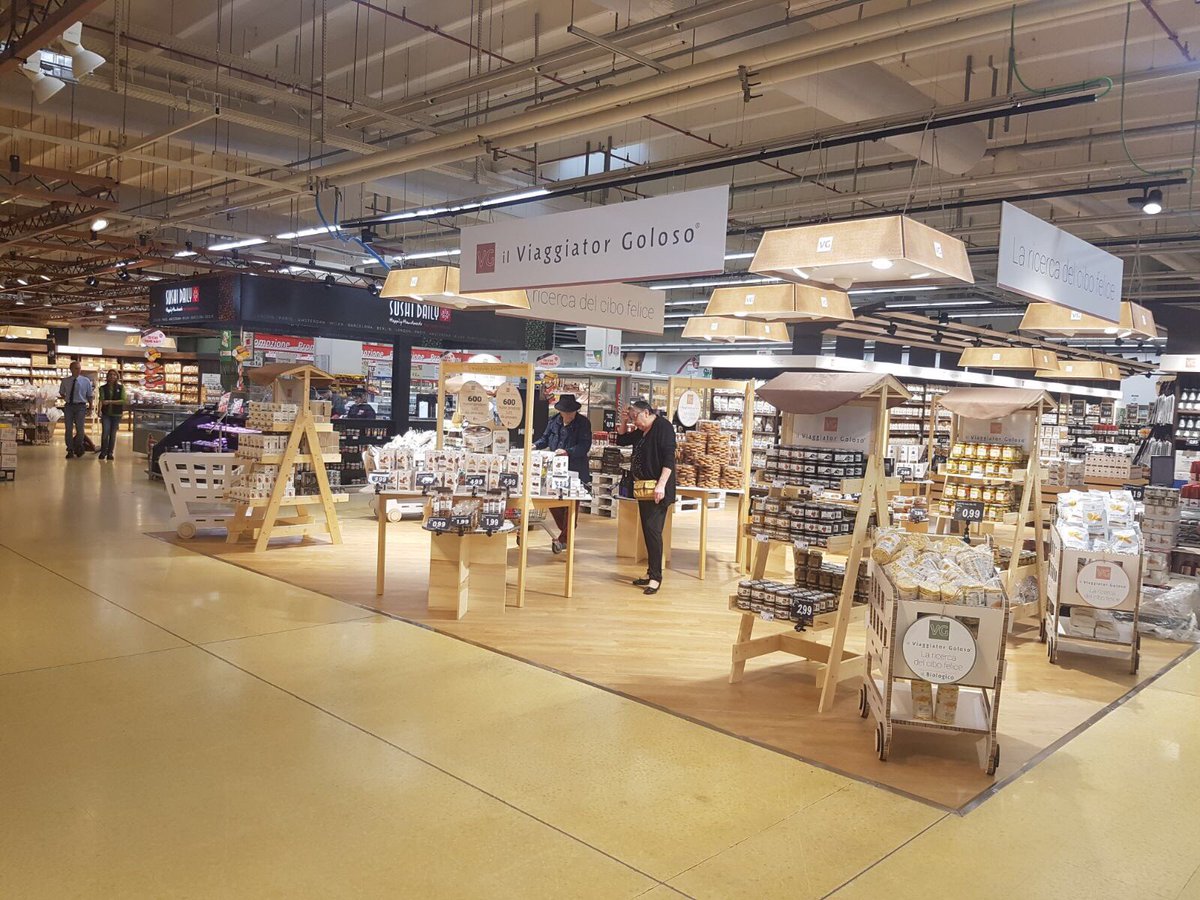 mgasbarrino's tweet photo. Grandi manovre all #iper di Verona LeCortiVeneto: è sbarcato #ilviaggiatorgoloso, ma non finisce qui : fra 1mese sarà irriconoscibile! https://t.co/MOeLquPEGV