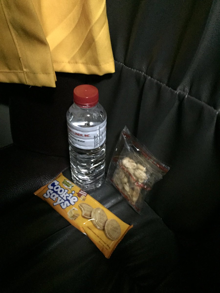 blue_topakia69's tweet photo. may libreng tubig at snacks naman pala ang 8-10hour trip ko hahaha
#babangluksa #missingChacha #IsabelaBound https://t.co/w2FlcoK455