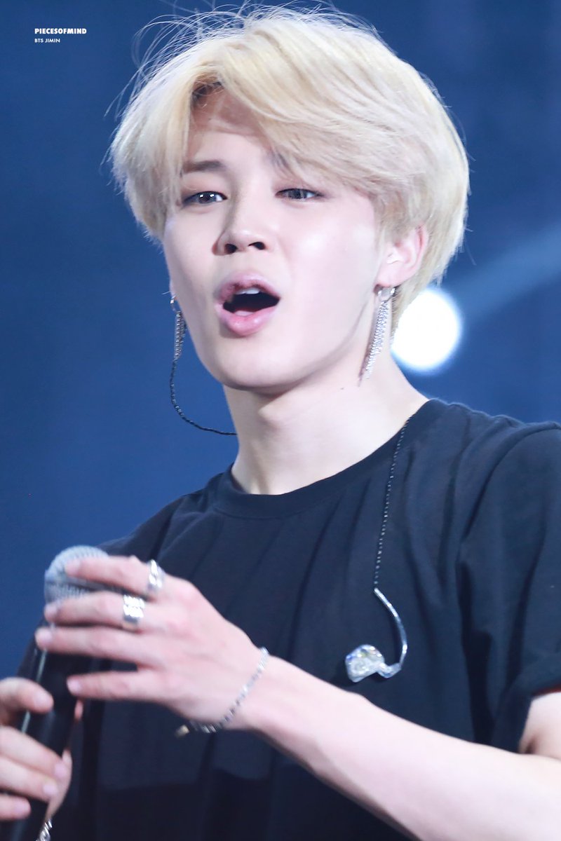 piecesofmind_jm's tweet photo. #JIMIN #지민  @BTS_twt 171022 https://t.co/v94KQ1RMa6
