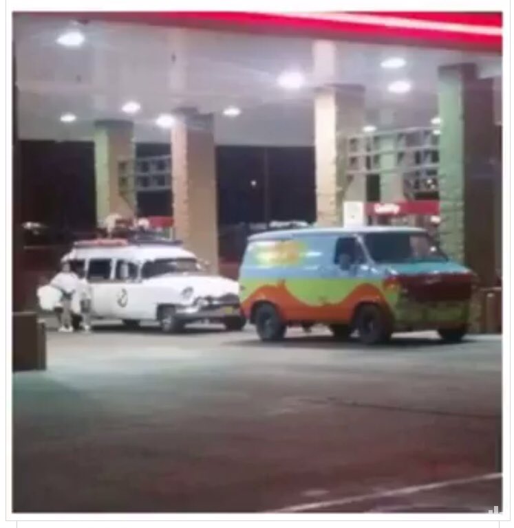 dantudor's tweet photo. How bad are things going in your town when both of these show up at the same time???? 🤣 https://t.co/3pOJmIdCwV