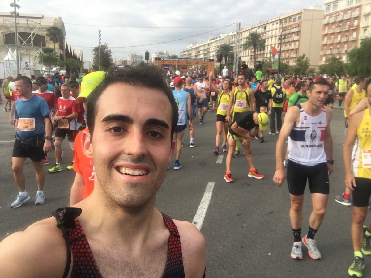Miguelsuxx's tweet photo. Conseguidooooo siiiiii en 1 hora 42 minutos los 21 kilometros!! Vamoos!! 💪🏼
#Feliz #NoPiensesCorre #Valencia #MMvalencia #MedioMaratonVLC https://t.co/dlnAiKFPjv
