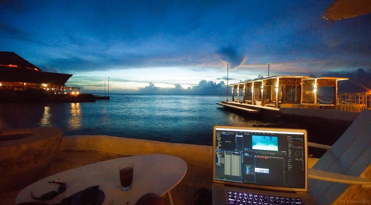 valeofilms's tweet photo. The prefered way to review the shots from the day π #daylies #onthebeach #sunset #bts #setlife #cozumel #VR #valeofilms #Sundowner #beach https://t.co/AIuYO9Y54Q