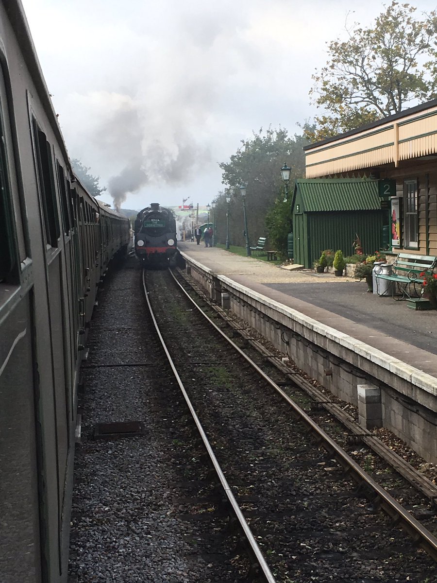 SteveBulleyUK's tweet photo. #viewfromthetrain @SwanRailway #volunteering #TicketsPlease #HarmansCross https://t.co/OeJ1kJ8sj0