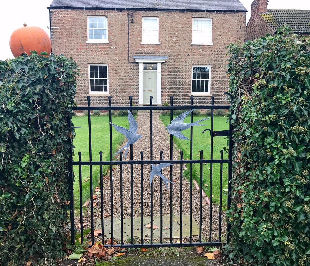 KvBlacksmith's tweet photo. A few shots of the Swallow Gates in place and swallows for existing gate.
By KV Artist Blacksmith. @KvBlacksmith
#gate #doublegates #birds https://t.co/JolyaaL48h