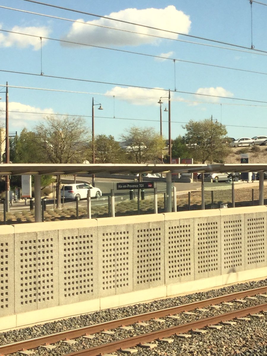 MeMagnan's tweet image. 🙋🏼 #Aixploration #DansLeTGV @DansLeTGV @SNCF #AixEnProvence #digital gare ultra connectée 👌🏼 @thecampProvence @SNCF_Digital