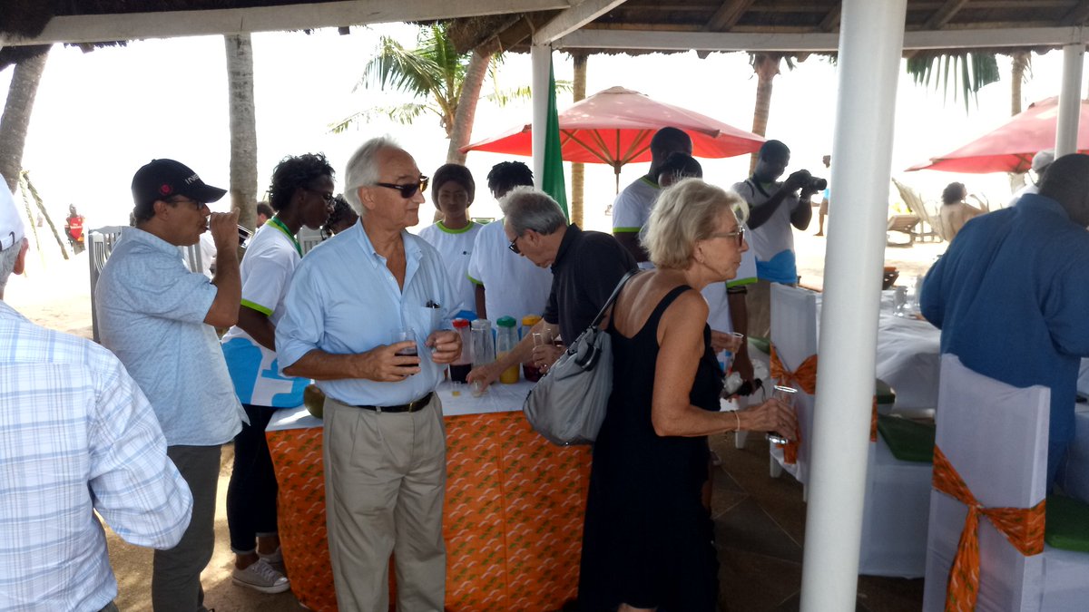 AirCI_Officiel's tweet photo. Après la ballade touristique, place à l'instant relaxation et restauration à la Nouvelle Paillote de Grand-Bassam. #ATAF17 #AirCI https://t.co/439PREgoih