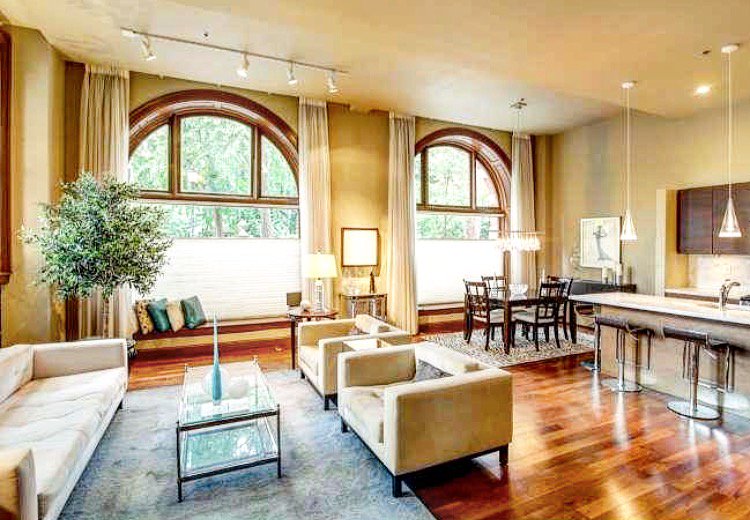 GOOD MORNING! Today we will be at the Lippincott's #1SW from 1:30PM-2:00PM! This home is a custom 2 bed, 2 bath! ow.ly/qnQB30fZL5o