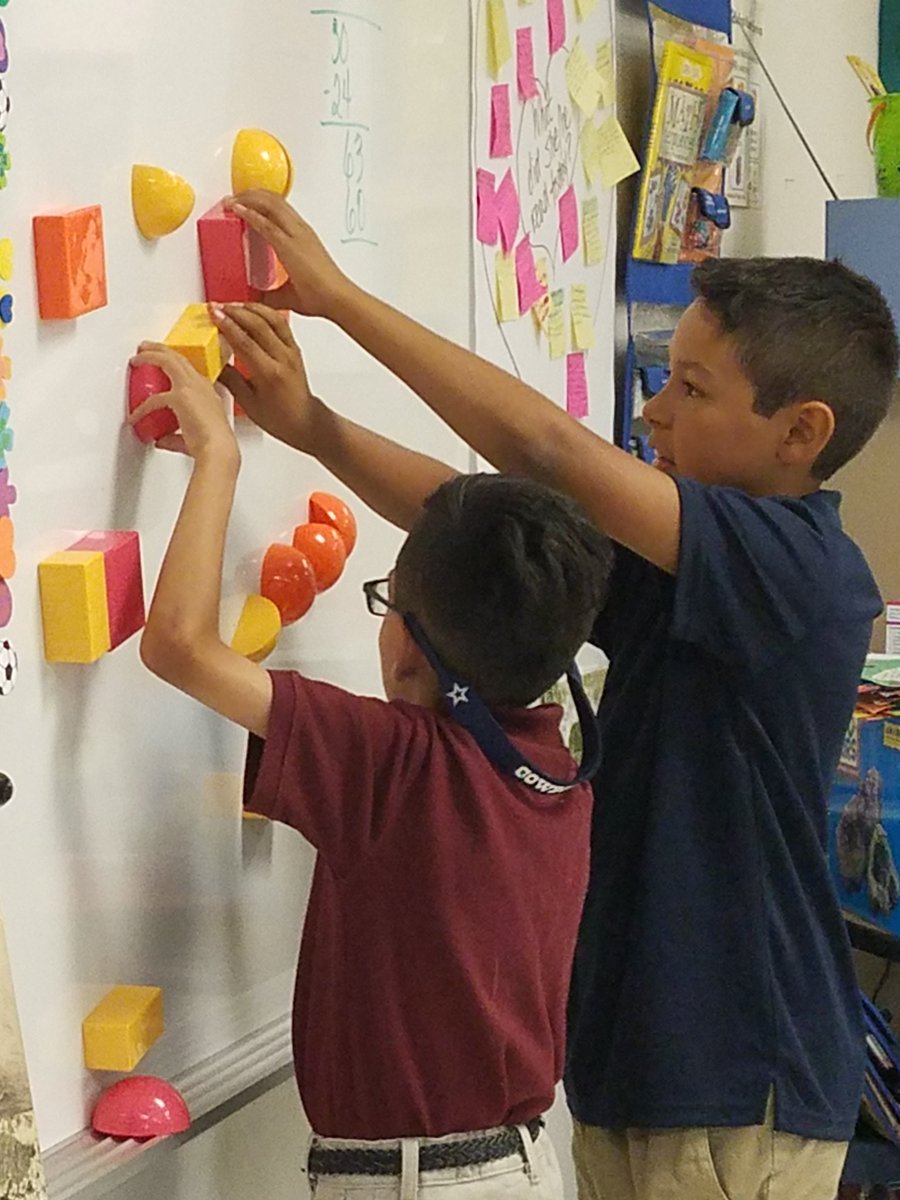 BigLoveWins's tweet photo. Kids helping kids ❤❤❤ @ELPASO_ISD @Meb122 #TeamMoye #tactilelearning #magnetic3DShapes https://t.co/TRspYy2lM6