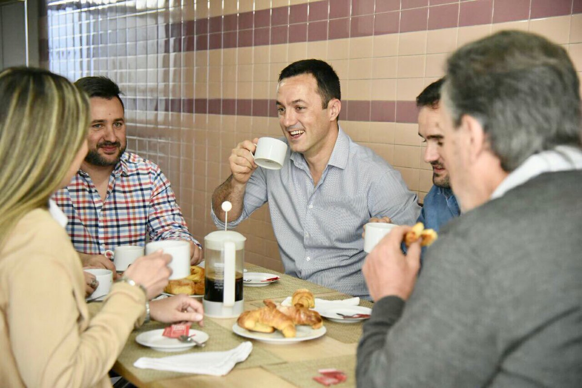 Luis Petri On Twitter Tempranito Y Cumpliendo La Cabala Desayuno En Familia Antes De Ir A Votar