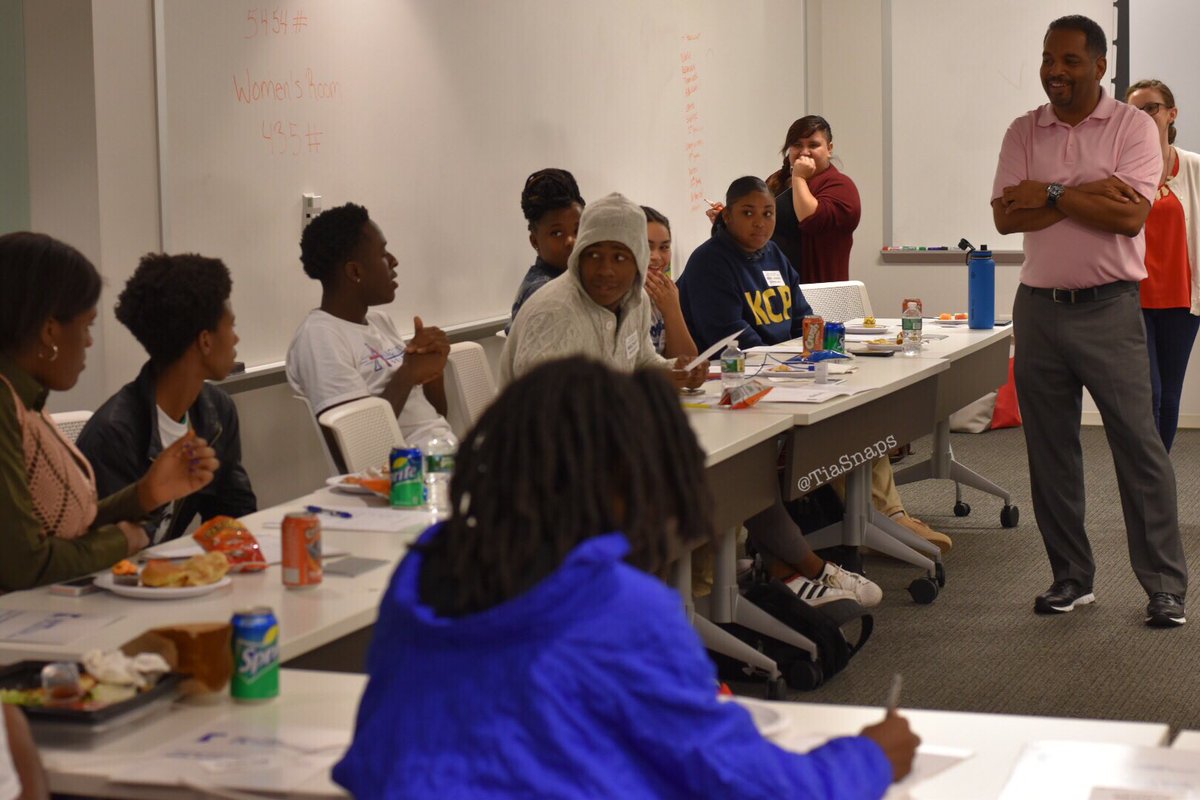 DCPrevNetwk's tweet photo. Snapshots from our 2017 DC Pre-Prevention Symposium Youth Meet &amp; Greet!  #DCprevention #DrugfreeYouth #DrugfreeDC   |   📸: @TiaSnaps https://t.co/QCloh5iBbN