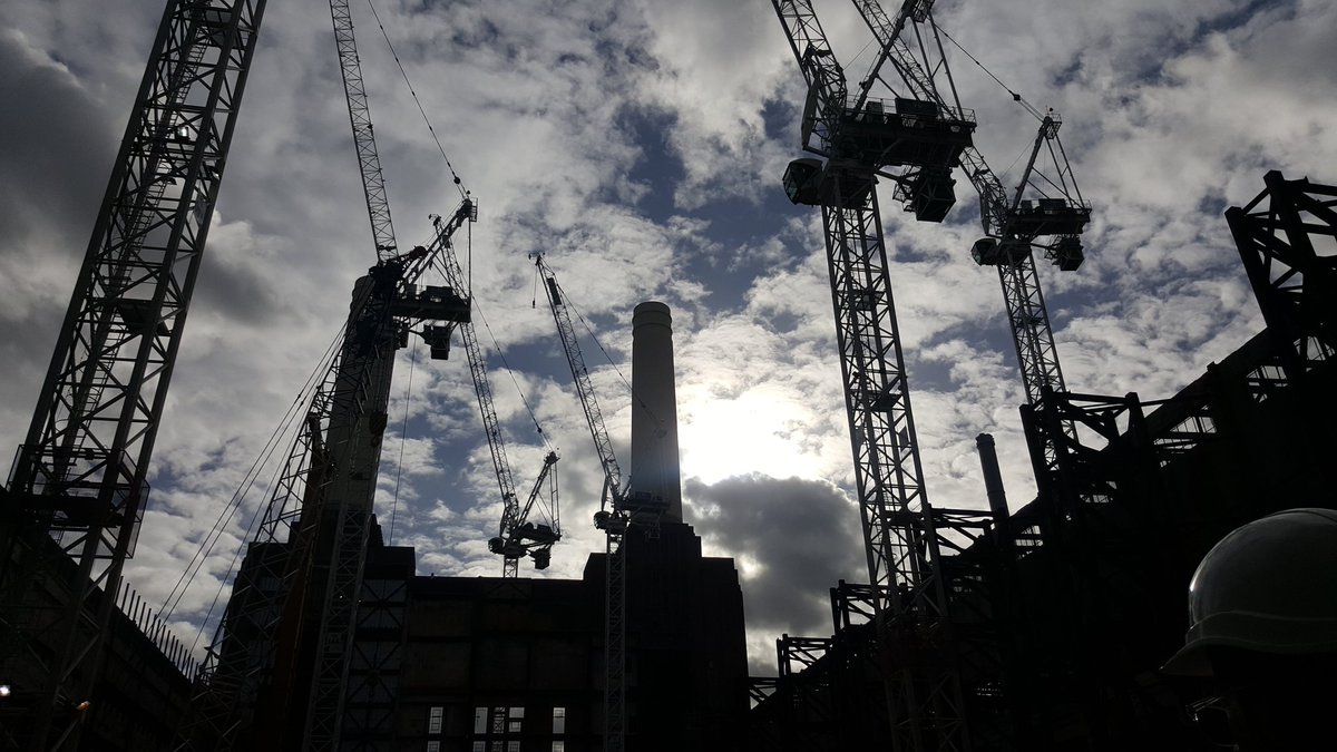 nelliemcquinn's tweet photo. So pumped to be back at the @BatterseaPwrStn to see how it's progressing!!! #culture #building #development #Property165 #London #LondonLife https://t.co/eUJkRKhJcU