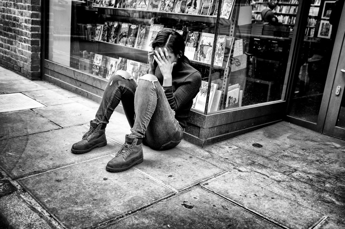 hughrawson's tweet photo. Soho Angst
#streetphotography #street @StreetPhotoInt 
@fujifilm_uk #fujifilm #fujifeedstreet #repostmyfujifilm
#mono #blackandwhite https://t.co/iaJrwiaVhd