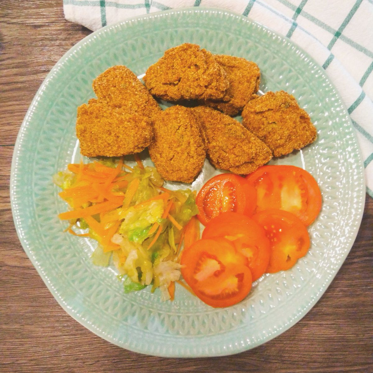 susanette31's tweet photo. An #healthy alternative to cruelty, #Vegan #Nuggets w homemade #Mopur rich in proteins &amp;fresh #organic vegetables #standup4animals #GoVegan https://t.co/veS5wXPcPb