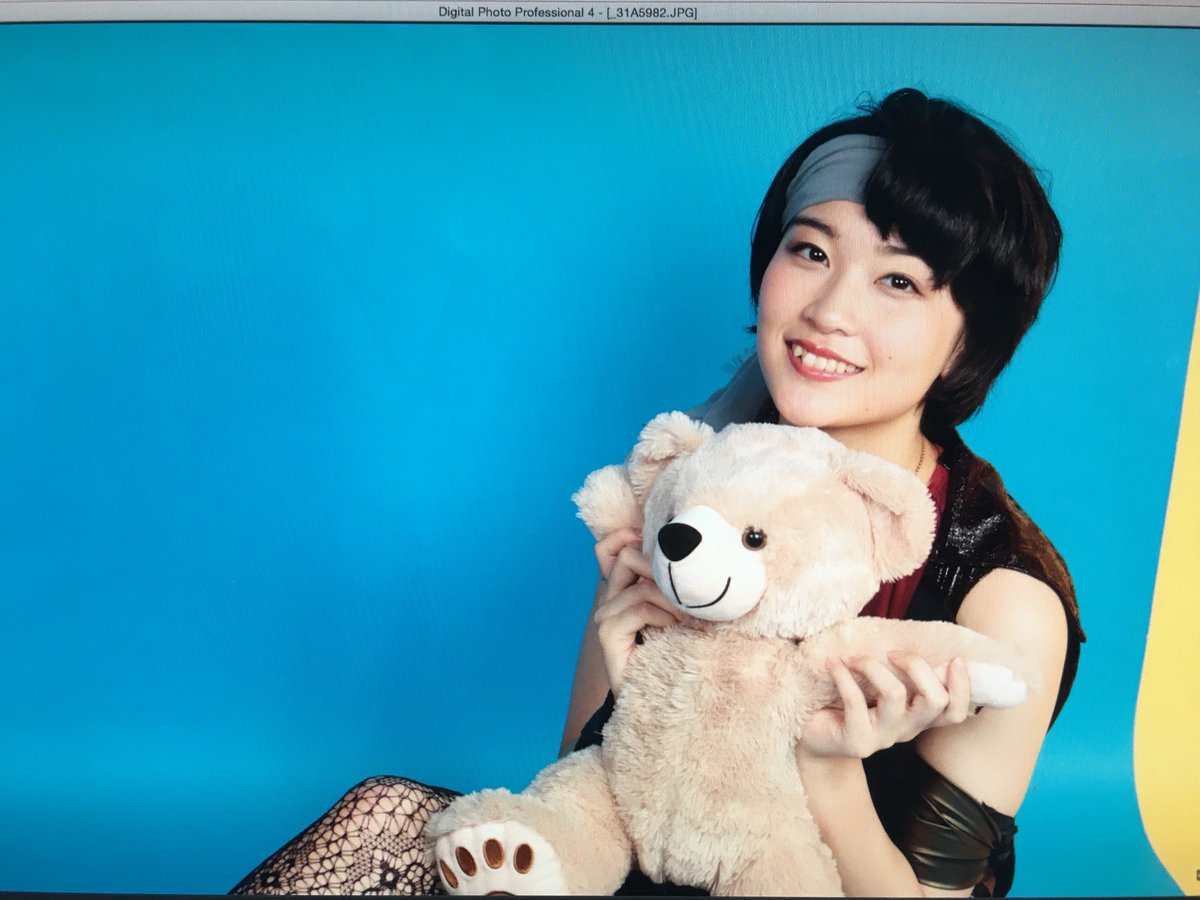 田中有紀 パンフレット撮影終了しました 衣装かっこいいよぉぉ この服を着て 舞台でレイラの人生を生きることができる喜びは計り知れない あとはどれだけレイラに近づくことができるか お気に入りはベルトを2本使っていることろです