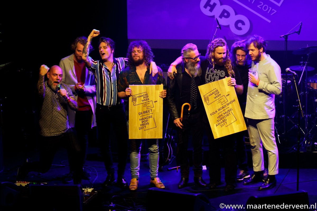3voor12DenHaag's tweet photo. @Di_rectMusic en @folkroadshow vielen in de prijzen tijdens afsluiting  @haagsepopweek. https://t.co/KErlzhvNqE https://t.co/PCBmFsrOGp