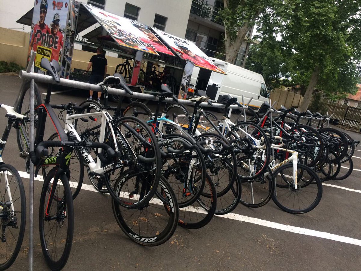 PlaymakersZA's tweet photo. A job well done to the #AbsaPride riders for riding from GP all the way to KZN &amp; then going on to compete in the @Amashova. #ConquerAsOne 👏🚴 https://t.co/LQC5L0wPzC