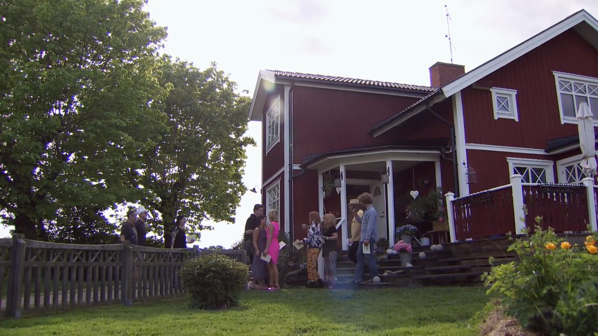 h2oetry's tweet photo. @DylanRatell Tori's house was incredible in every way, a true Swedish dream #AlltFörSverige #AFS7 https://t.co/C9cOlLOQ85