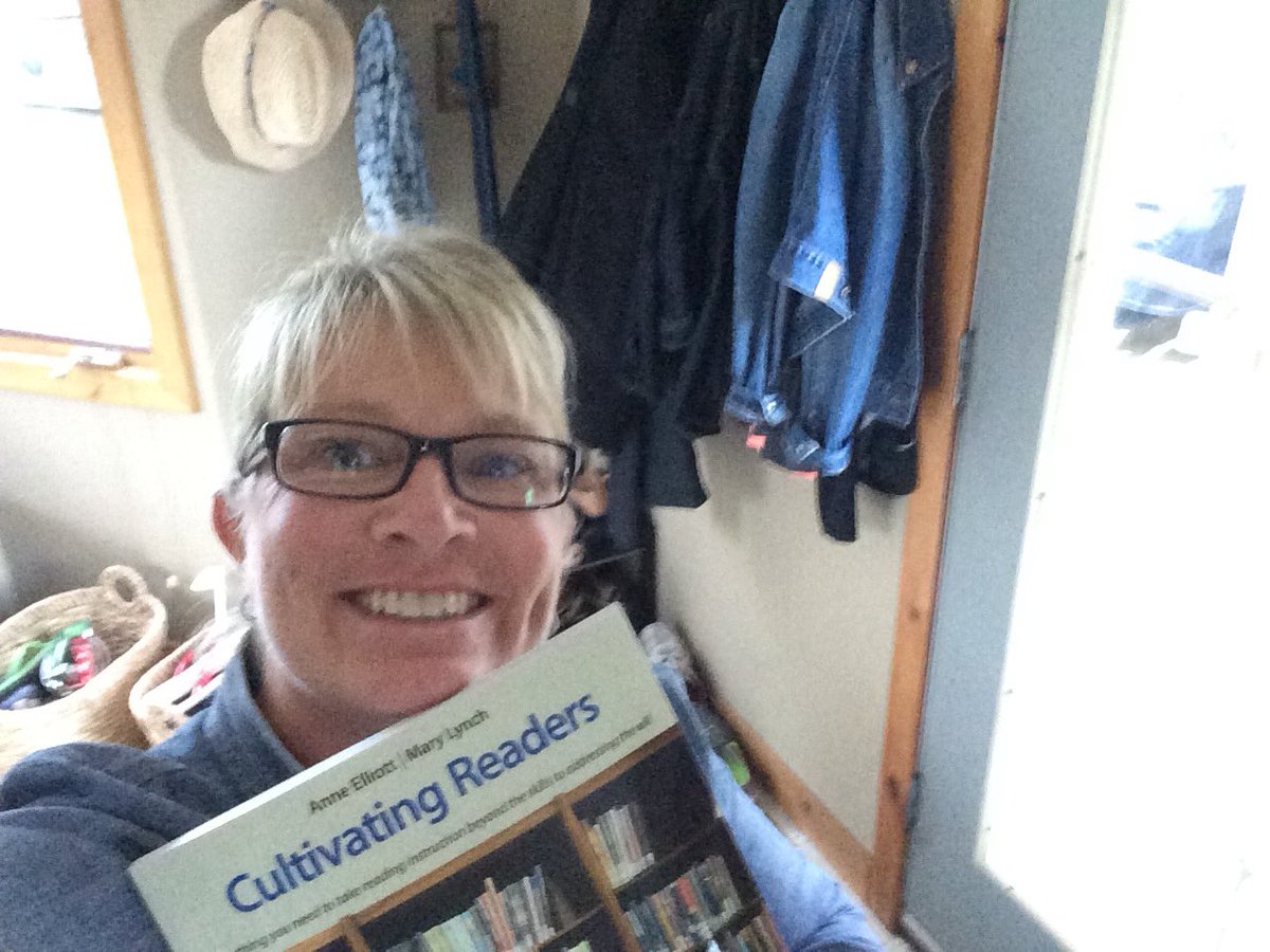stephanie653117's tweet photo. @CarrieGelson Look at this! Just out this week. A must add to your amazing Reader’s Workshop resource list. https://t.co/p2yFs3XXez