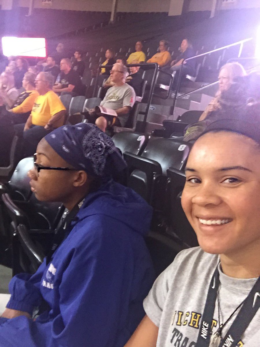 JalenMilligan's tweet photo. Supporting our VB team! @ShockerLIFE #SASuccess https://t.co/MpHzGL8VmK