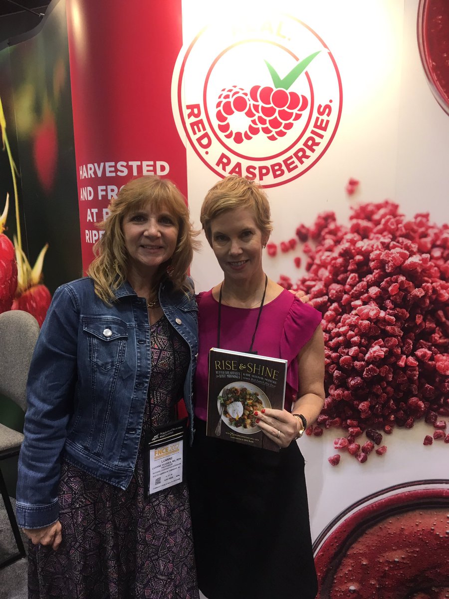 FCHSNutraChick's tweet photo. Can't wait to use Katie's new cookbook with my @Red_Razz  raspberries! #GemOfABerry #FNCE. #eatrightFNCE. @gmghnj  @EatRight_NJ https://t.co/MHpM4aLDqJ