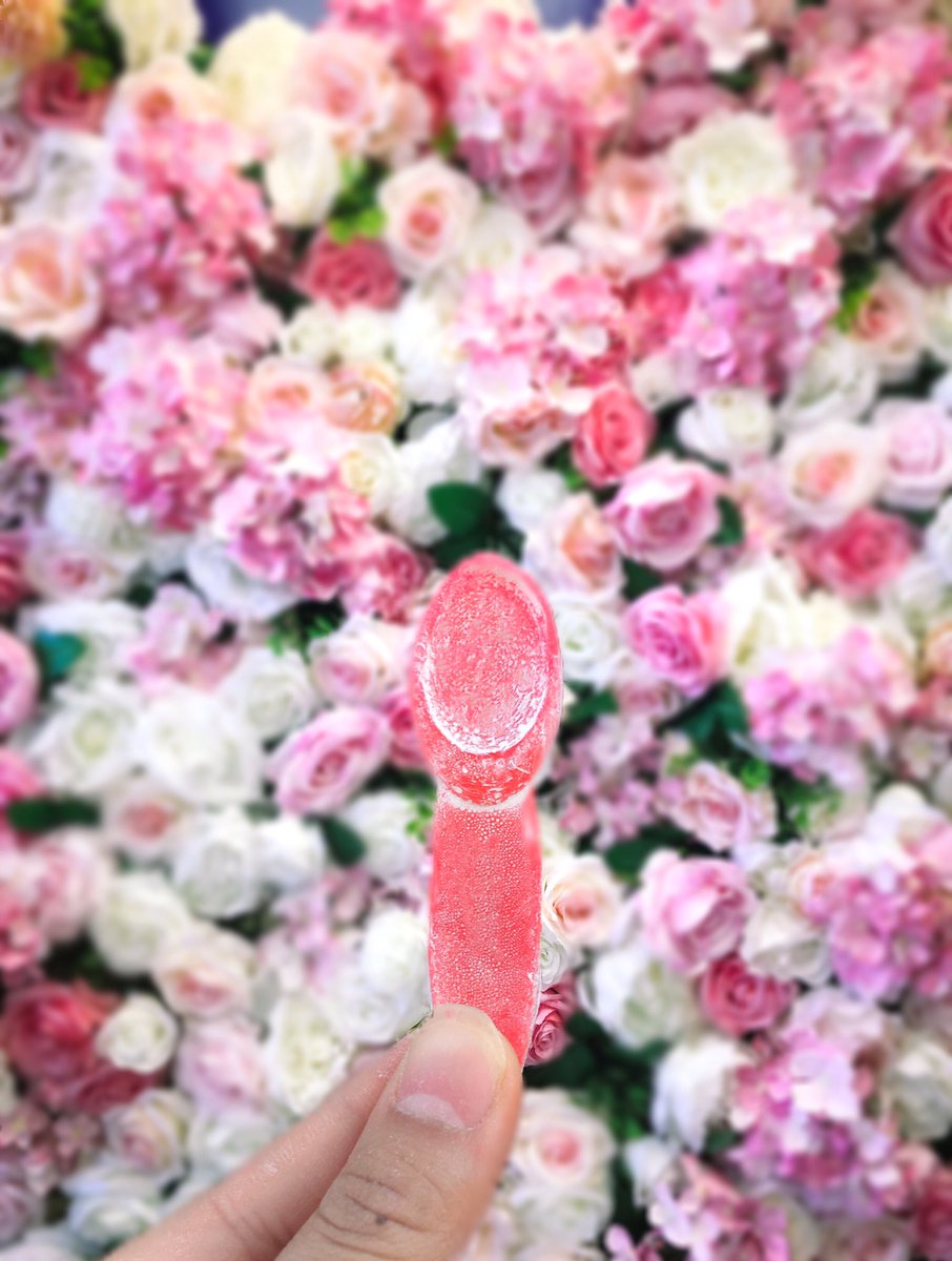 CandyCutlery's tweet photo. @labsenseicecream &amp; #floral walls?🍦🌸 We'll take it!🤗
These 100% #edible #candy spoons beautifully pair w/ flowers as well!😉💐 #candycutlery https://t.co/i5k4opJIp3