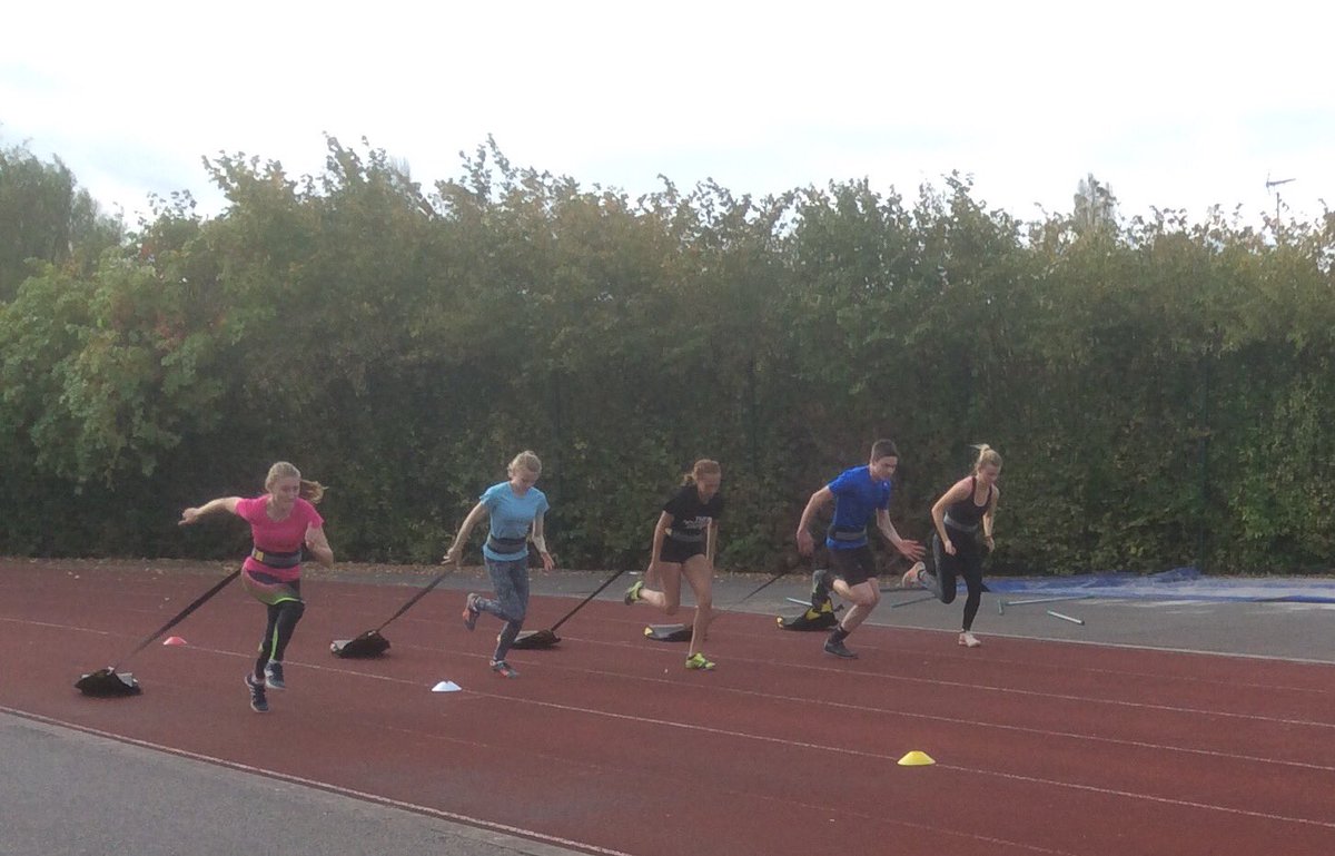 jmccolgan59's tweet photo. Young jumpers at #AVEAC using @speedsac resistance to develop their acceleration https://t.co/ATesX96g4h