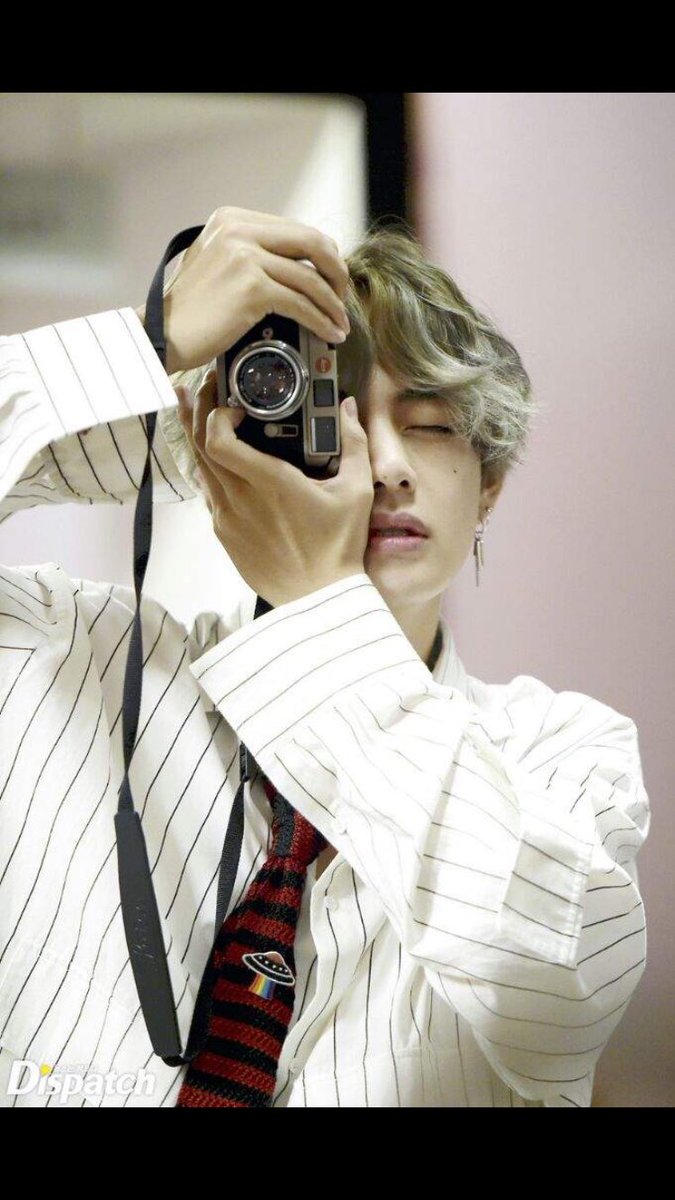 B_angtan_BTS's tweet photo. Taehyung inspired outfit idea ❤
#taehyung #BTS #btsv https://t.co/J1Oq9Sg9cj