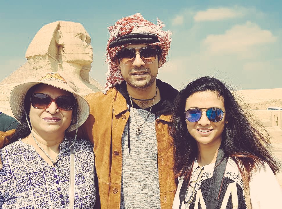 JubinNautiyal's tweet photo. Travelling around #Egypt with the two most beautiful women I have ever seen. 🇪🇬 https://t.co/HqIOi0sg71