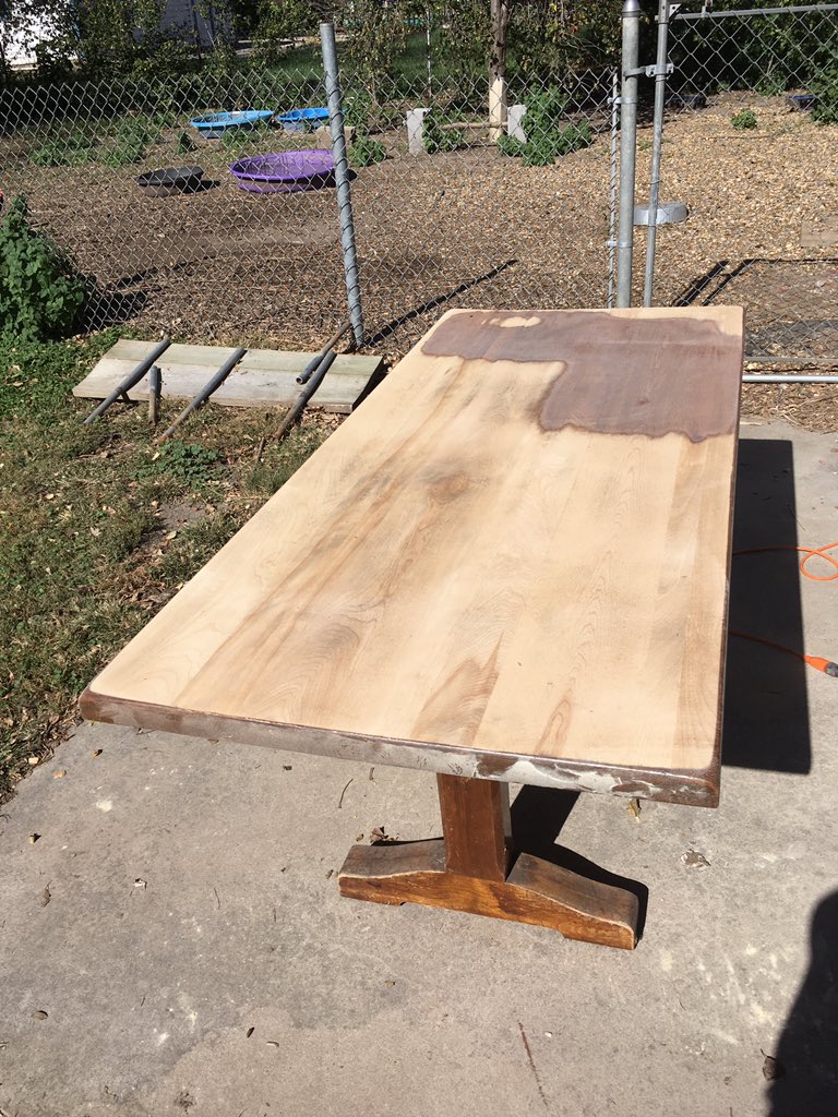 Emorly's tweet photo. Lunchtime progress! #tablerefinish https://t.co/X1eqgMQiMz