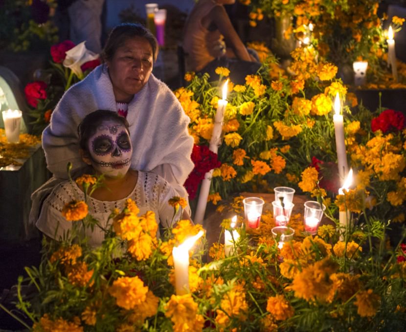 mexico's tweet photo. En cada rincón de México se festeja a la muerte. ¡El 28 de octubre no te pierdas el Desfile del #DíaDeMuertos! https://t.co/2H2VqQnswG https://t.co/U3RJVXSYbe