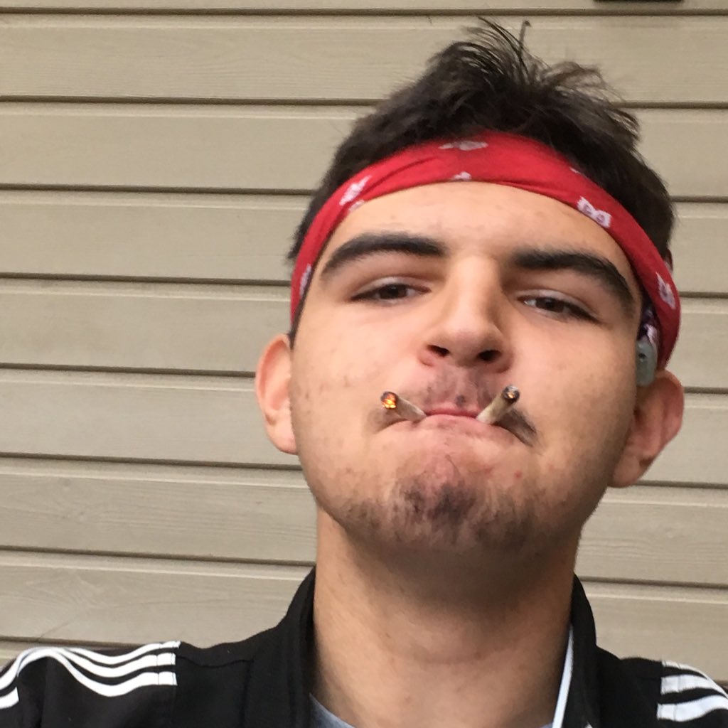 Perigaud_L's tweet photo. #NouvellePhotoDeProfil jubilation totale #give1€10 https://t.co/tkVC7DUZw0
