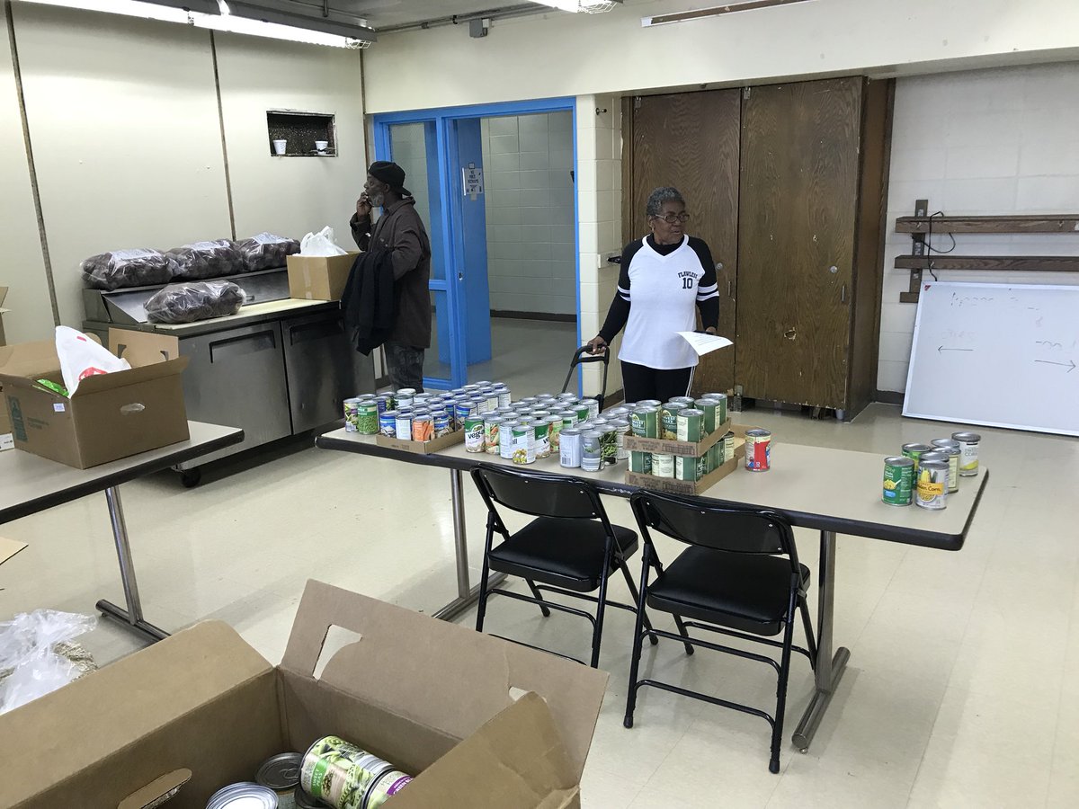AMCCenterChi's tweet photo. #AMC #foodpantry open Friday’s 2:30pm to 4:30pm! See you next Friday! https://t.co/iVvaxfvba3