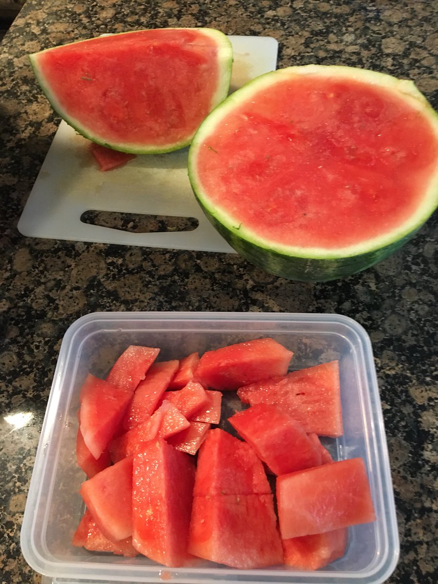 kianag_'s tweet photo. Off to the beach https://t.co/tDZUJpcnH7