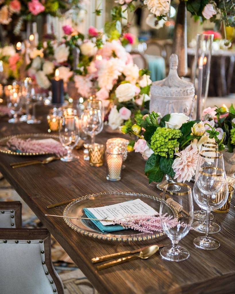 How stunning is this <a href="/204Events/">204 Events</a> tabletop setup? ||Photos: @andremaierphoto | Flowers: @hiddengardenflowers | Rentals: <a href="/204events/">204 Events</a> | Linens: …
