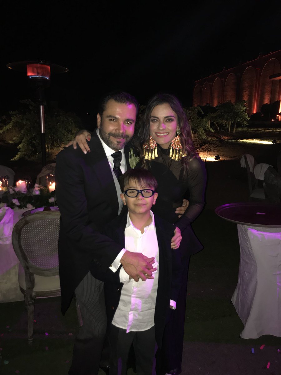 rebecamaccise's tweet photo. Happily ever after Maikito!🤵🏻🎩 
#chofasymike #weddingday #aboutlastnight #loveyou #funfunfun #valledeguadalupe https://t.co/6XyT8A1OZS