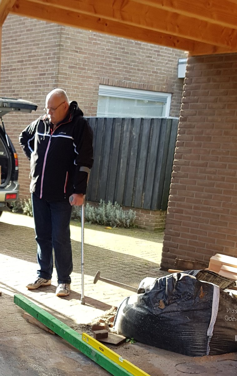 rgoetheer's tweet photo. @UdoVeerman Die kijkt dan net zo sjago als gisteren @UdoVeerman #metstok https://t.co/wPTD9kSBkc