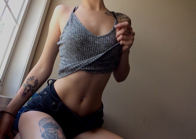 TXT: @harthuntress 

i miss u