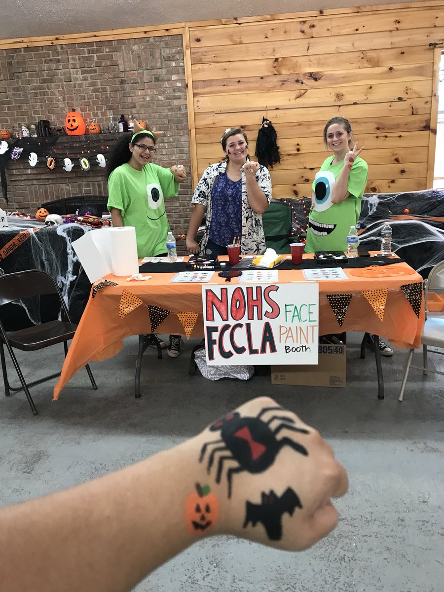 NOHS_FCCLA's tweet photo. We are ready to start face painting at @ESP_Inc #FallFestival at #CampHooray !!! #FCCLAcares #FCCLAgives @OCS_CTAE @TitansPrincipal https://t.co/DdWQ85EnCy