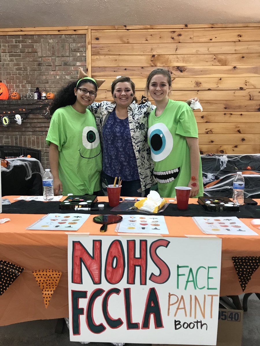 NOHS_FCCLA's tweet photo. We are ready to start face painting at @ESP_Inc #FallFestival at #CampHooray !!! #FCCLAcares #FCCLAgives @OCS_CTAE @TitansPrincipal https://t.co/DdWQ85EnCy