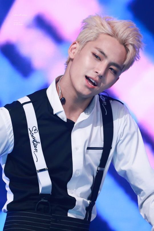 amourdk's tweet photo. mister here invented blonde https://t.co/Tazwy8vLyq