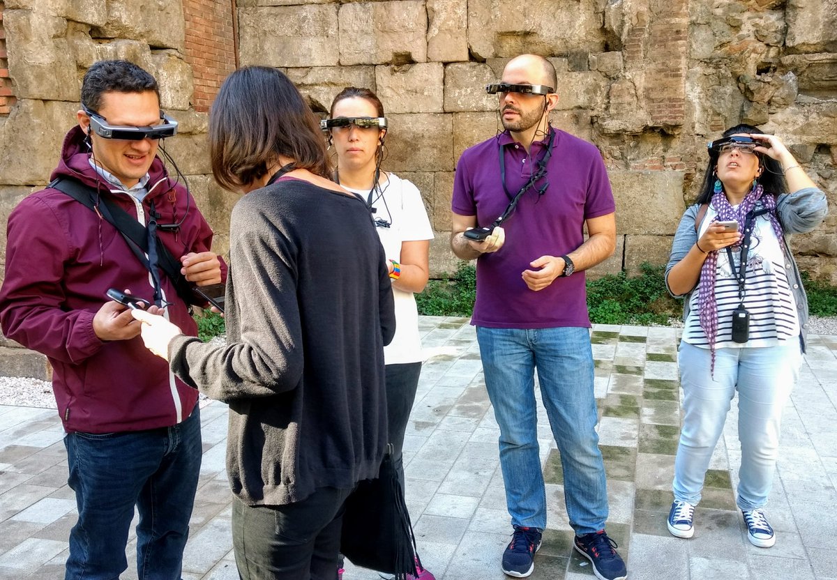 Viatjarpelmon's tweet photo. La muralla romana de #Barcelona, amb #PastViewExperience té més coses a dir de les que ens pensàvem 🤓. Gràcies @pastview https://t.co/h5DIJsR8QC