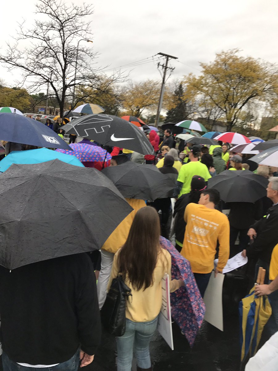 PeeblesForest's tweet photo. Proud to support #D15ESPA #FairPay #EducationIsOurPassport #Palatine #CCSD15 https://t.co/mx0RssiI7L