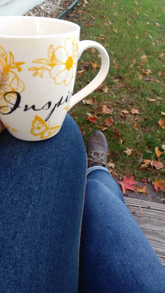 TheCBowman's tweet image. Never thought I&apos;d be still enjoying my Sunday morning coffee on the porch in late October!  #grateful #SummerDontGo