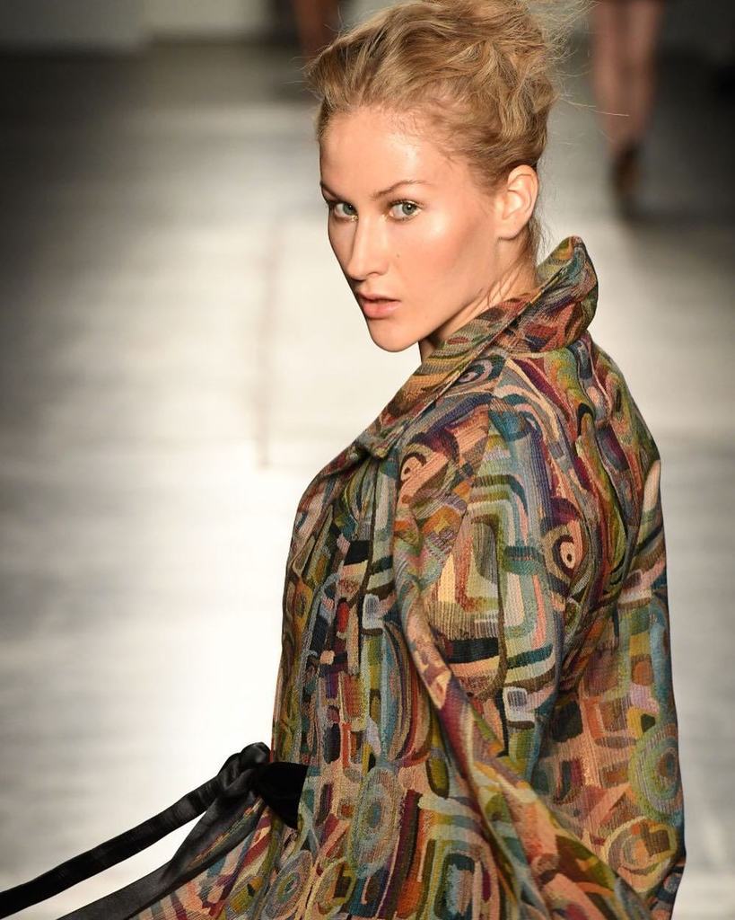 engelinezmakeup's tweet photo. New York Fashion Week
@caafd #CAAFD #nyfw SS18 Designer @mikelsendesign ❤️
•
Model @sudnevskaya
Makeup by me
Hai… https://t.co/rH6p2IhkLt https://t.co/iFw9I82MMY