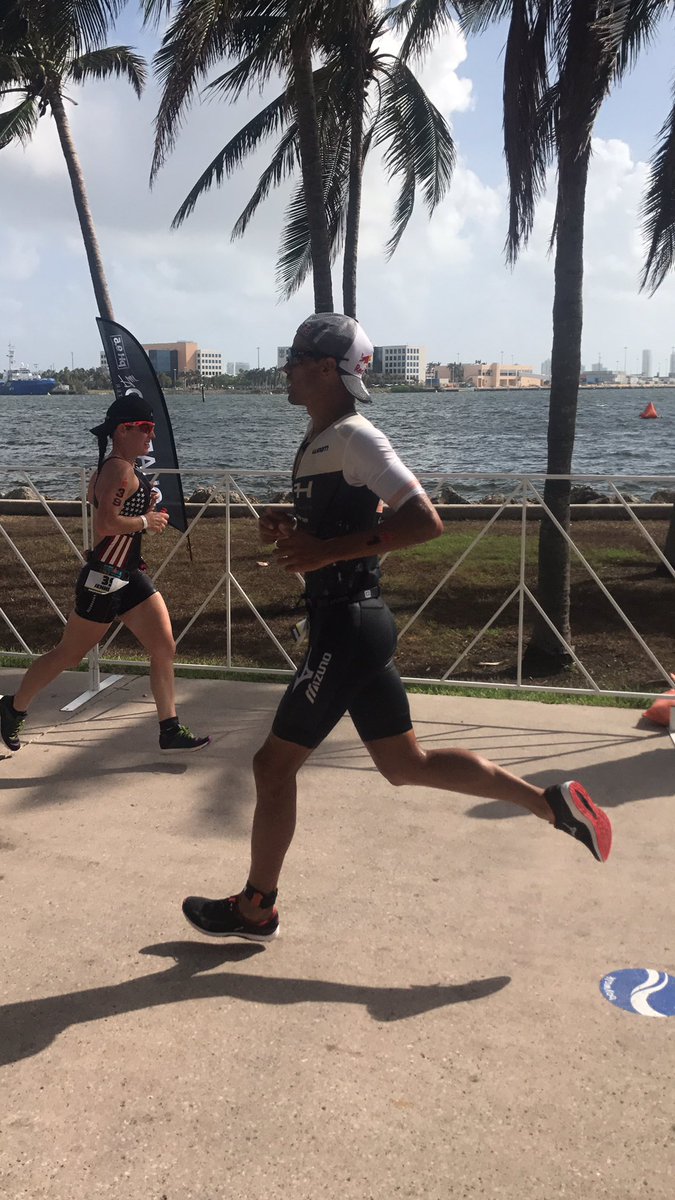 TracySingian's tweet photo. And he was running....
#ForrestGump quote for this Ironman Sunday!
#igoramorelli 🇧🇷 https://t.co/QeUjEFuZQT