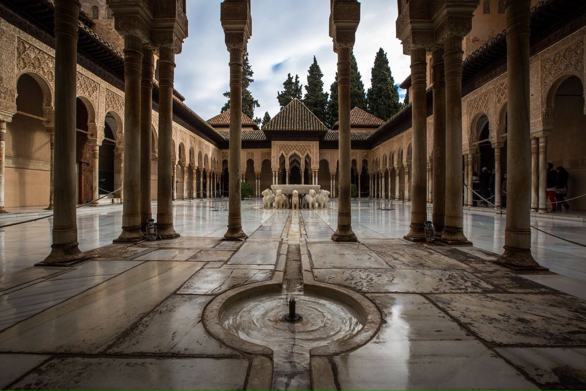 GranadaenFotos's tweet photo. Dos de los rincones más bonitos de la @alhambracultura 😍 https://t.co/mE3nIkQh69