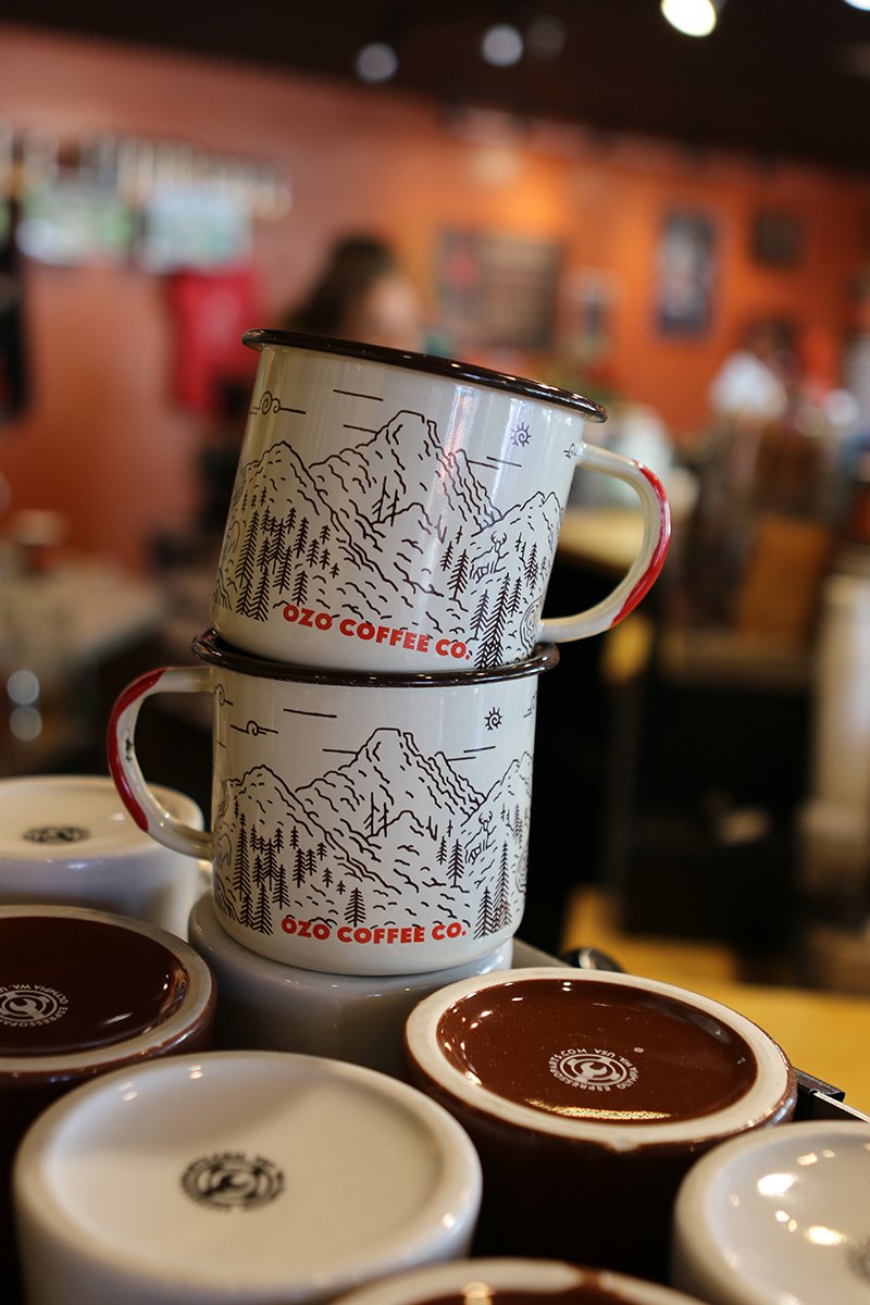 Wanted: voluptuous spoonfuls of hot chocolate mix.